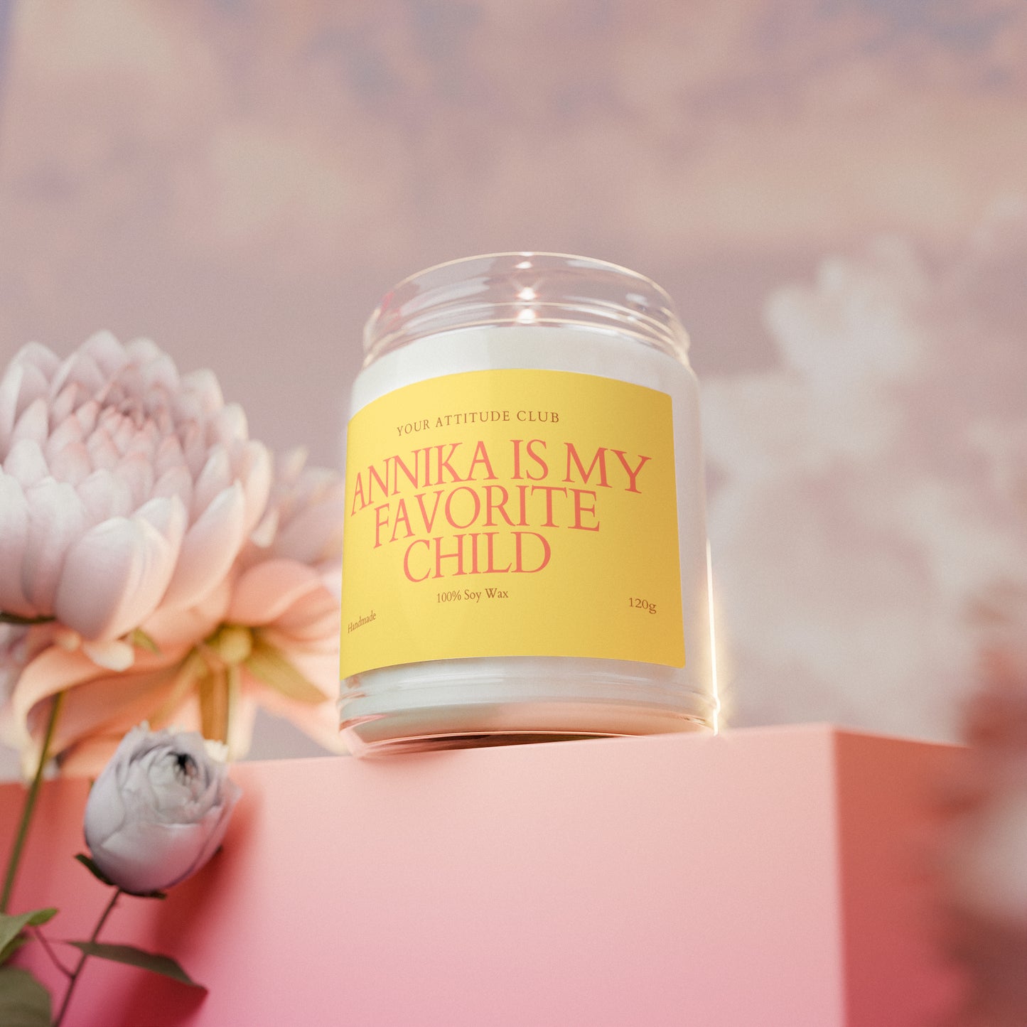 Annika is my favorite Child – Personalisierte Kerze mit Name, Geschenk mit Spruch, farbiges Etikett, Sojawachs 120ml, Duftkerze 30h Brenndauer