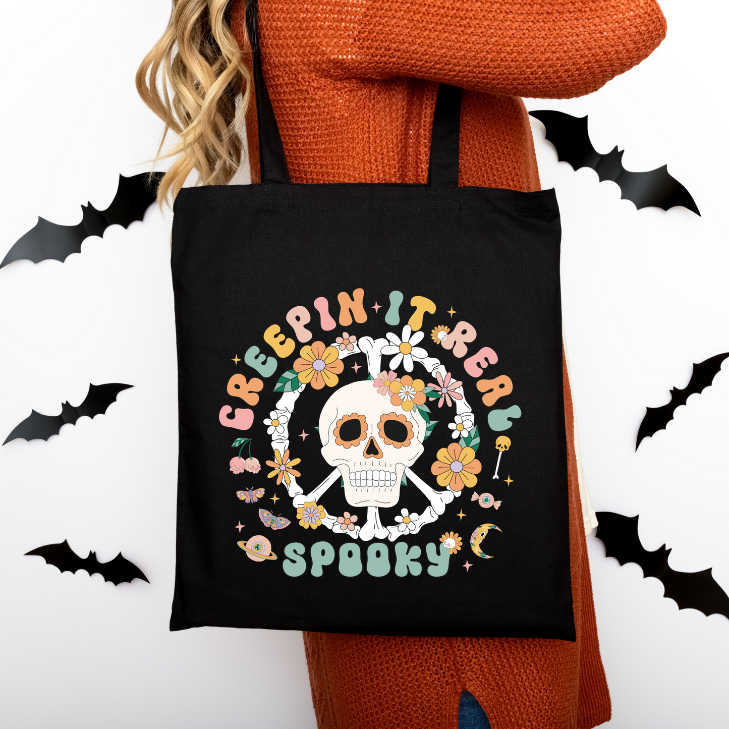 Creepin it Real Spooky Totenkopf Tasche Halloween Beutel Skull Print – Baumwolltasche Schwarz Beige Rosa – 38x42cm – auch als Bügelbild erhältlich