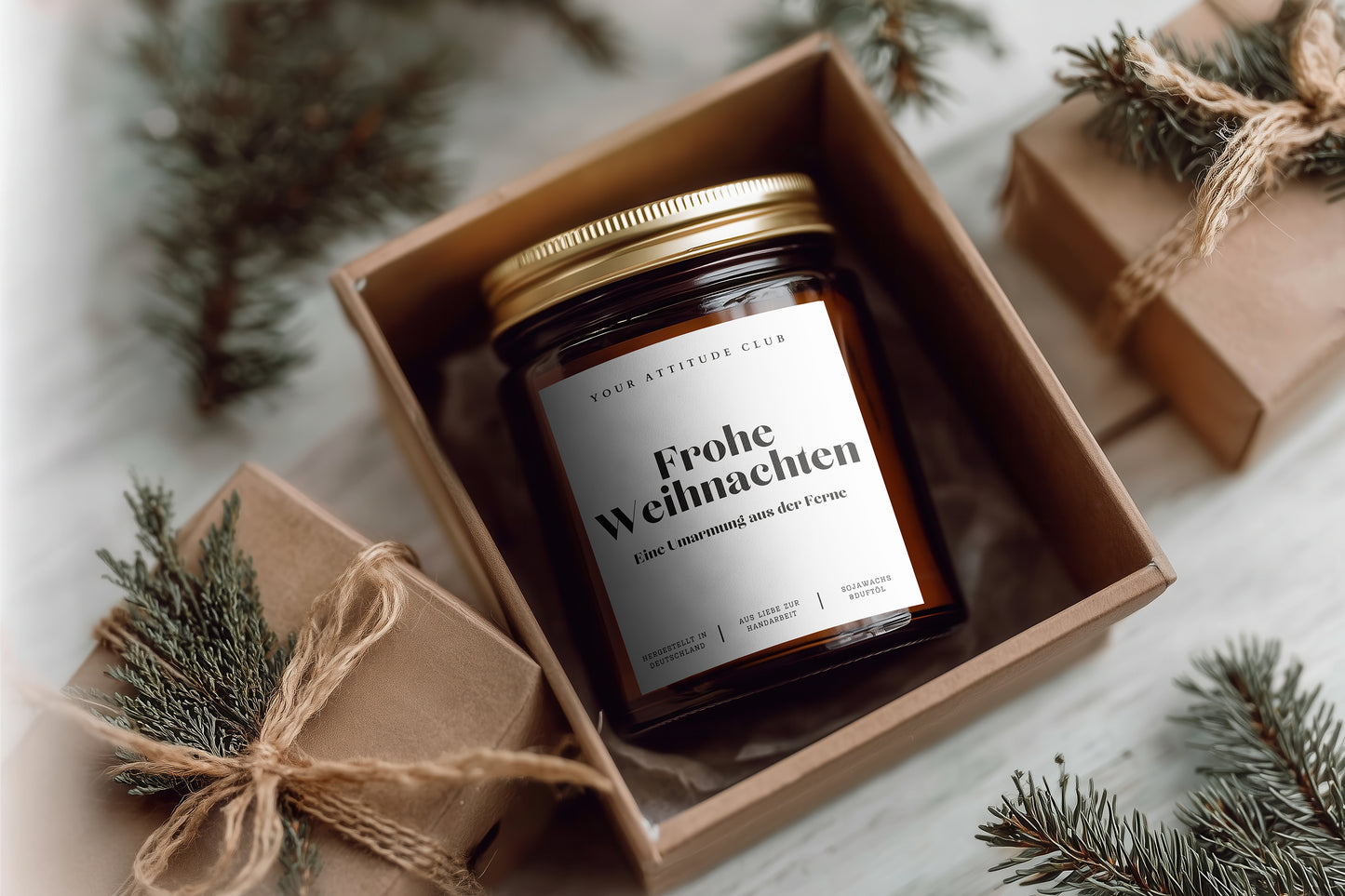 Frohe Weihnachten. Eine Umarmung aus der Ferne – Edle Amberglas-Kerze, Handmade Sojawachs, 30–40h Brenndauer, Geschenkidee Weihnachten für Freunde & Familieh Brenndauer, Geschenkidee Weihnachten für Freunde & Familie