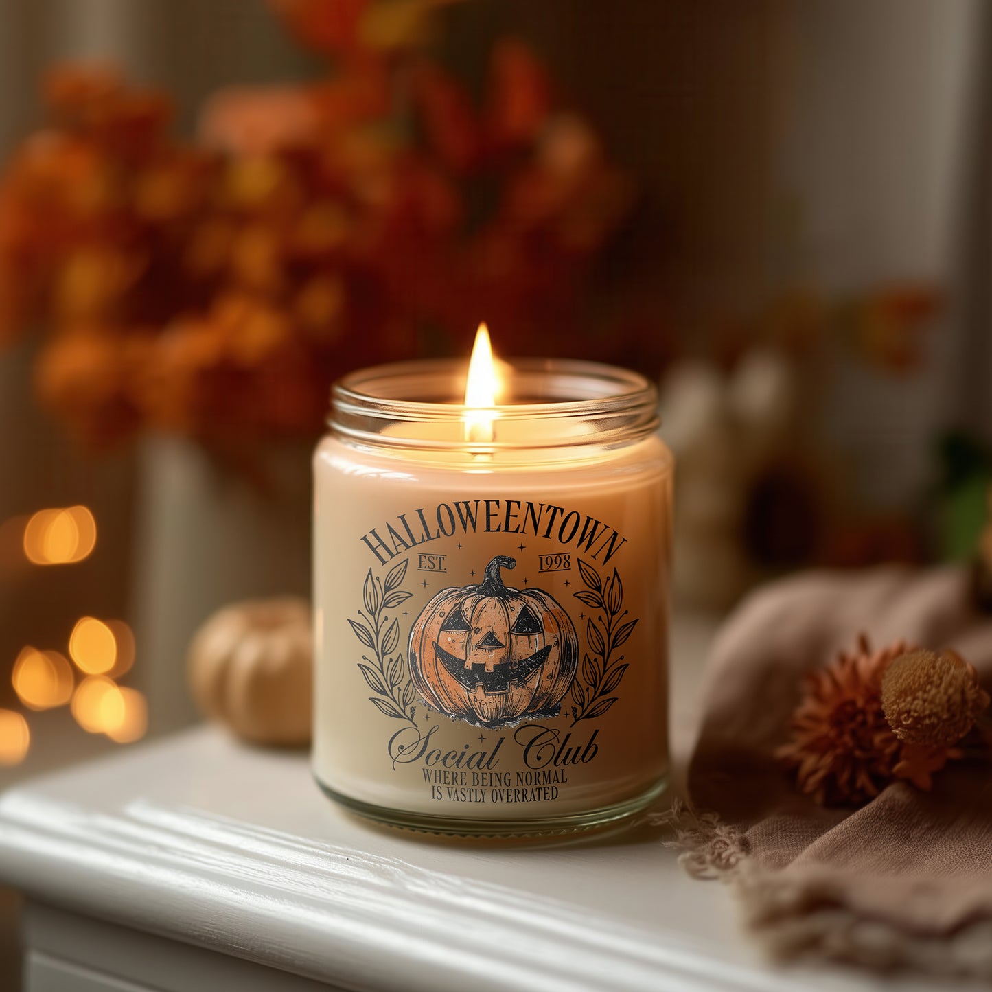Halloween Kerze Halloweentown Social Club | vegane Duftkerze Glas, spooky Season, Herbstdeko, Geschenkidee, cosy Halloween Sojawachs Kerze