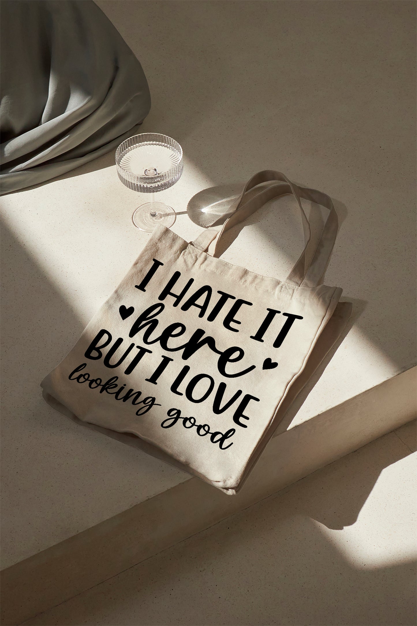 I hate it here but I love looking good Baumwolltasche Stoffbeutel Spruch Bag Fashion Shopping Tasche nachhaltig Schultertasche Geschenk Damen