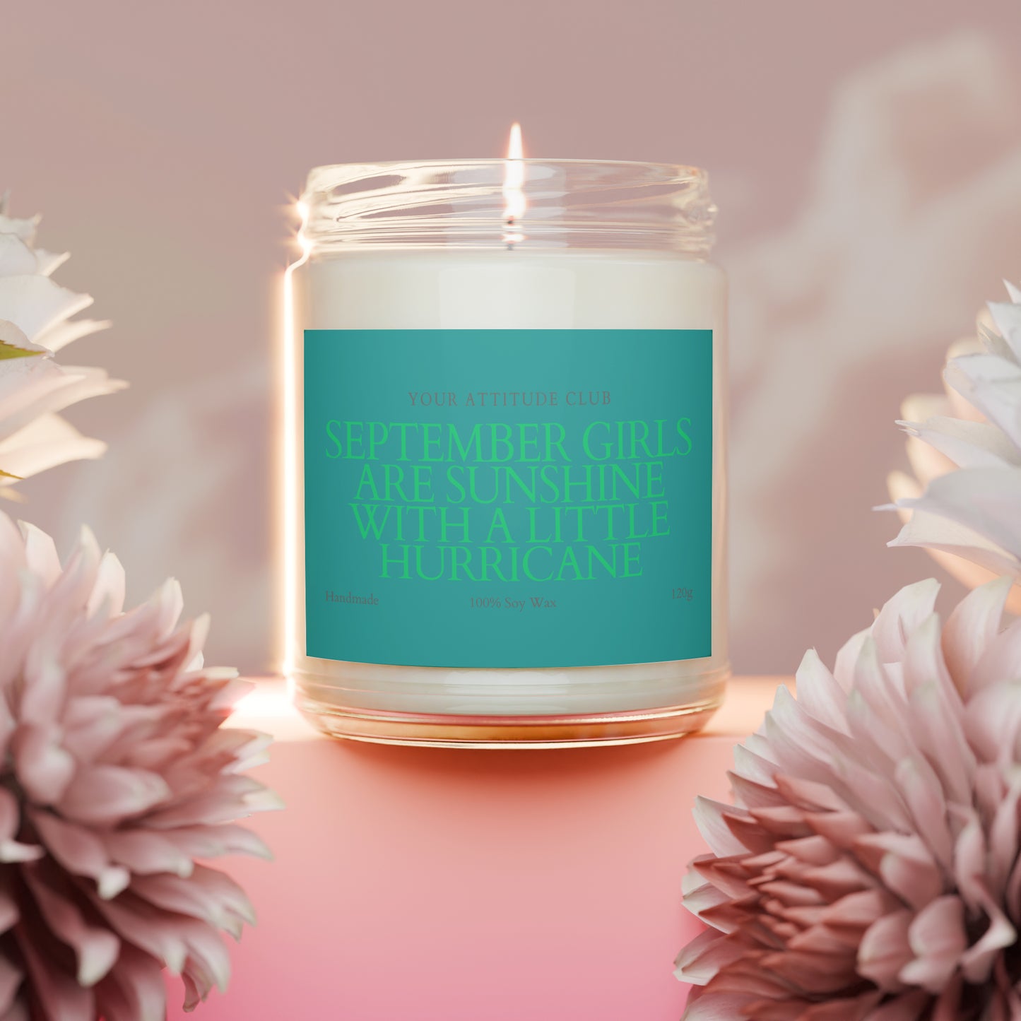 September Girls Are Sunshine With a Little Hurricane – Geburtstagskerze personalisiert, Geschenkidee Frau September, Duftkerze 120ml, Etikettfarbe wählbar, handmade