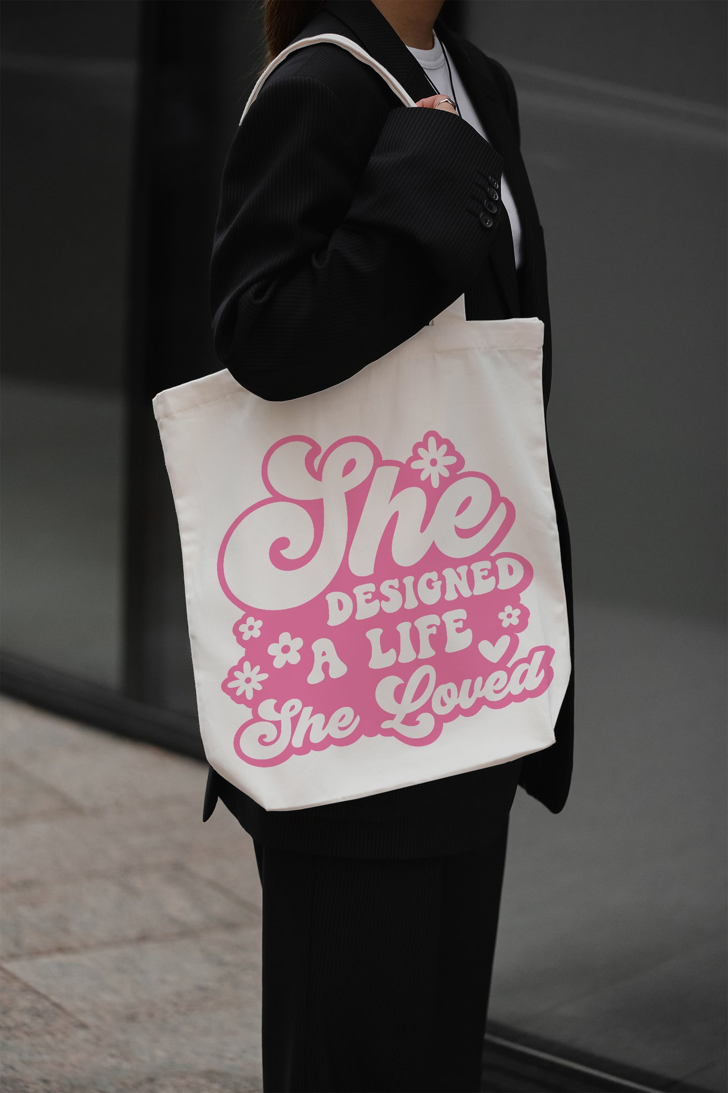 She Designed a Life She Loved Baumwolltasche Stoffbeutel Spruch nachhaltig Retro Shopper bedruckt Geschenkidee für Frauen individuell