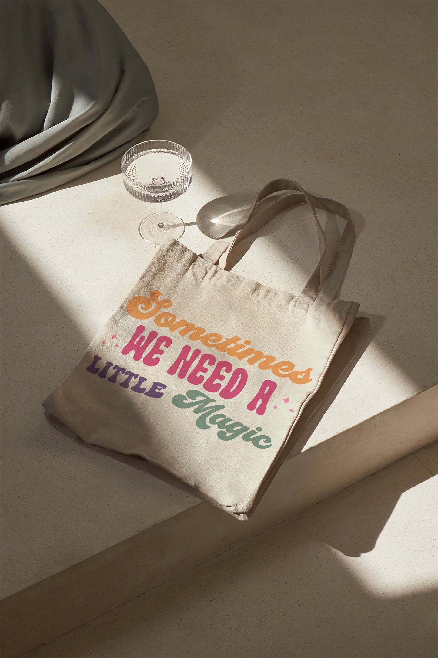 Sometimes We Need a Little Magic Baumwolltasche Stoffbeutel Spruch nachhaltig Retro Shopper Geschenkidee Frauen individuell bedruckt