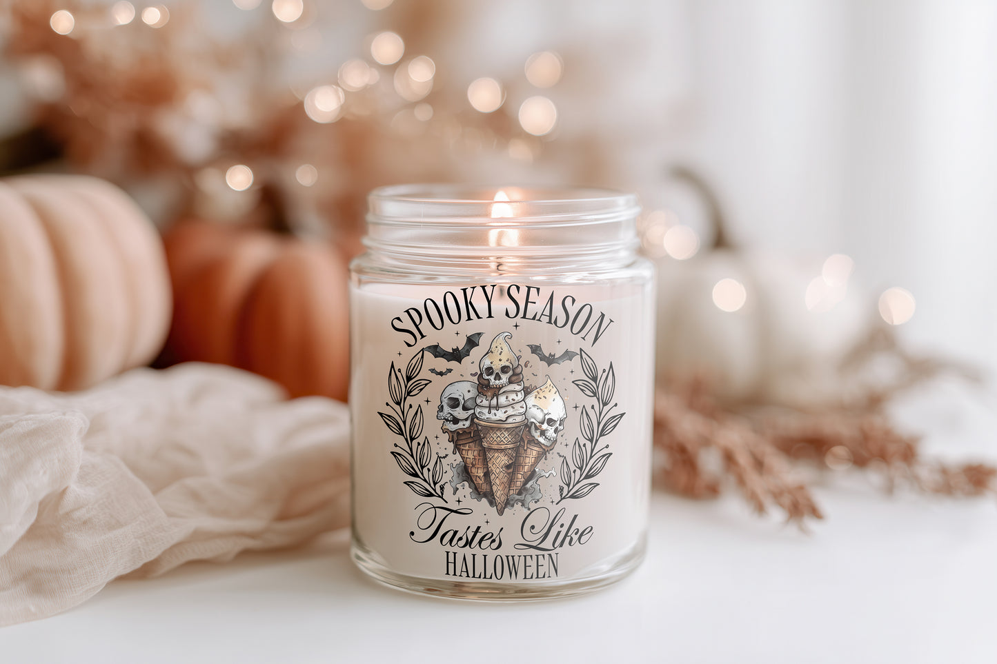 Spooky Season Tastes Like Halloween Kerze vegane Herbst Duftkerze Glas Halloween Deko Geschenkidee cozy vibes nachhaltig