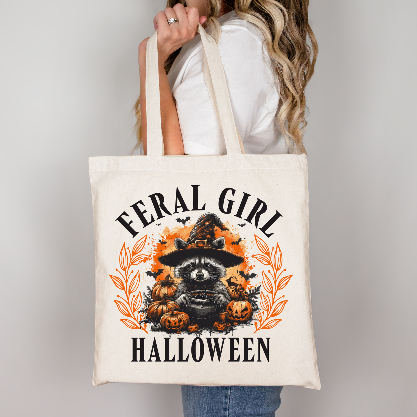 Feral Girl Halloween Baumwolltasche Waschbär Hexe | Lustiger Halloween Stoffbeutel Rosa Beige | DTG Druck Tote Bag Kürbis Motiv | Bügelbild Upcycling Geschenkidee