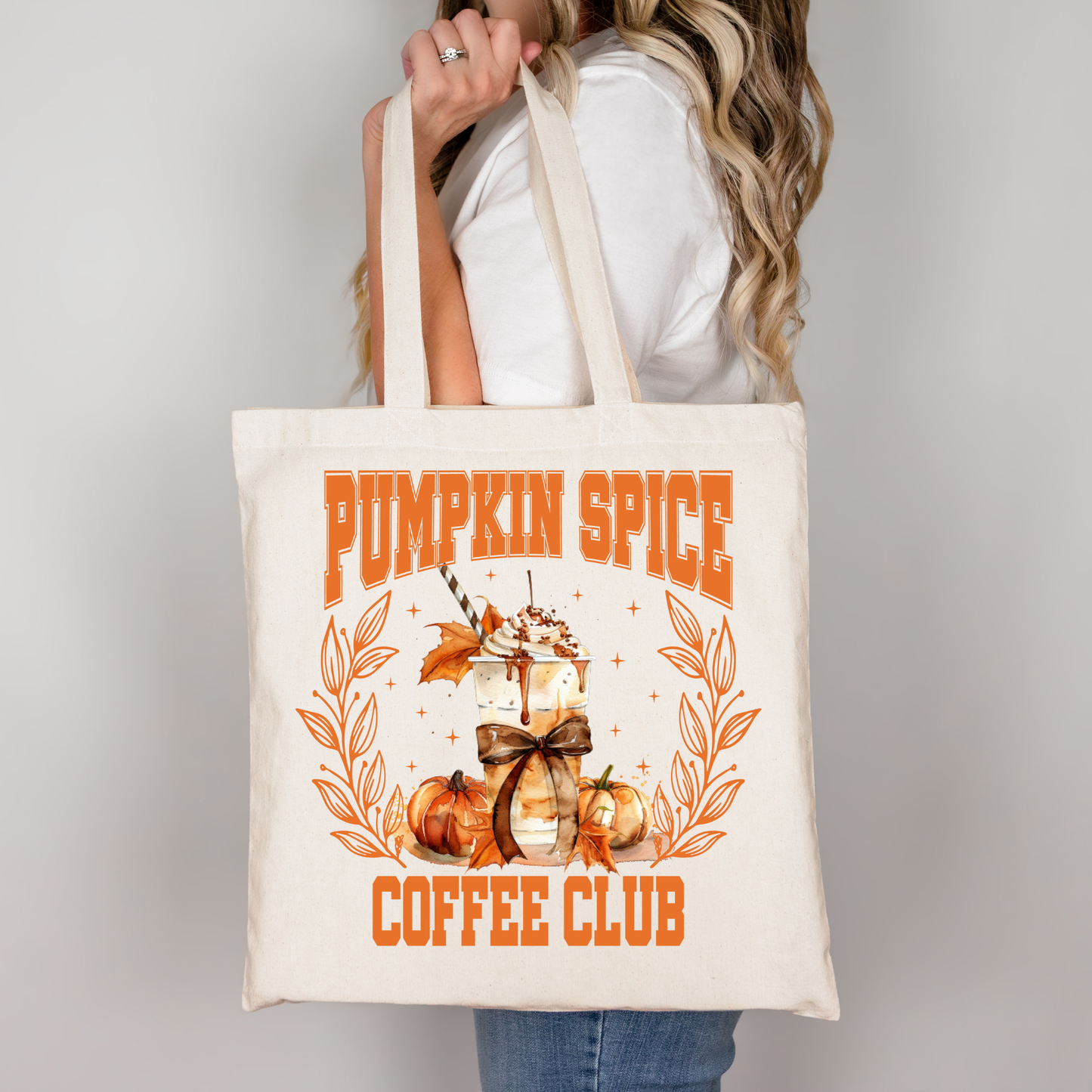 Pumpkin Spice Coffee Club – Beige Stofftasche mit Kaffeebecher & Kürbis-Motiv – Baumwolltasche mit DTG Druck oder als A4/A3 Aufbügler für Shirt, Hoodie, Kissen