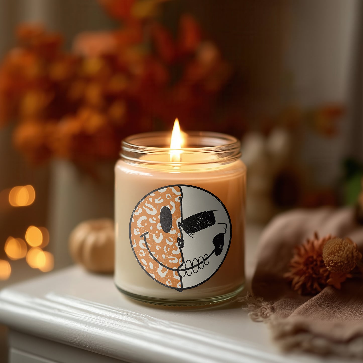 Smiley Skull Kerze Halloween Duftkerze Glas vegan Sojawachs, Retro Smiley Candle, Herbstdeko Geschenkidee Frauen, spooky Home Decor
