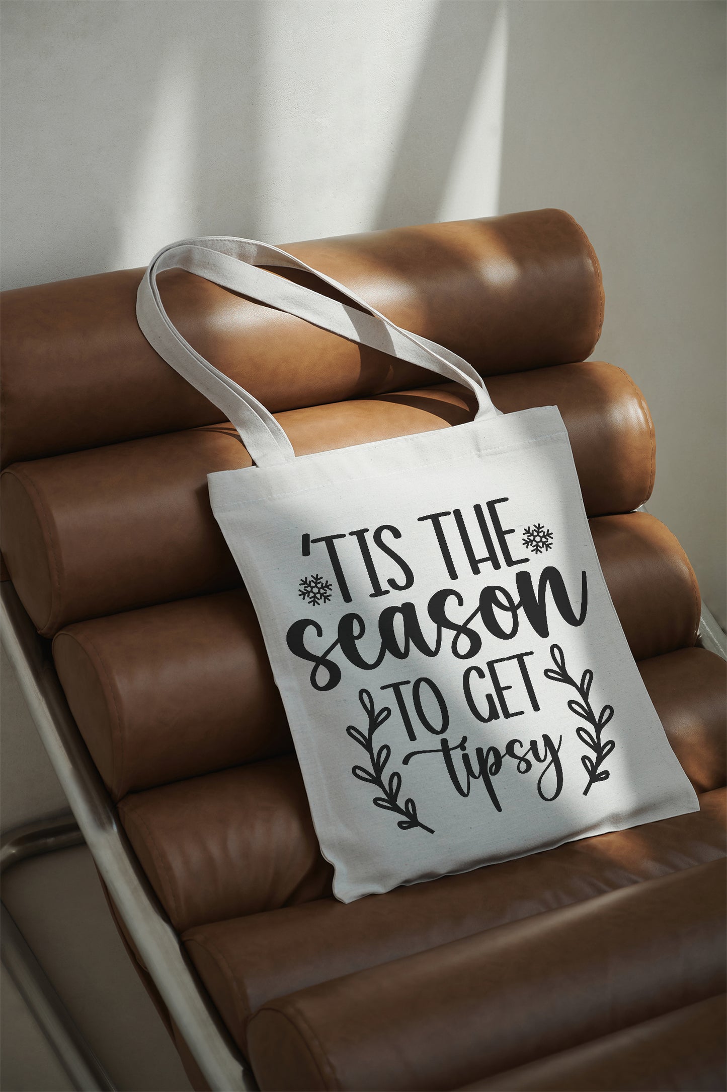 Tis the season to get tipsy Baumwollbeutel 38x42 cm mit langen Henkeln, Stofftasche bedruckt, Einkaufstasche Weihnachten, Geschenkidee, DTF Bügelbild