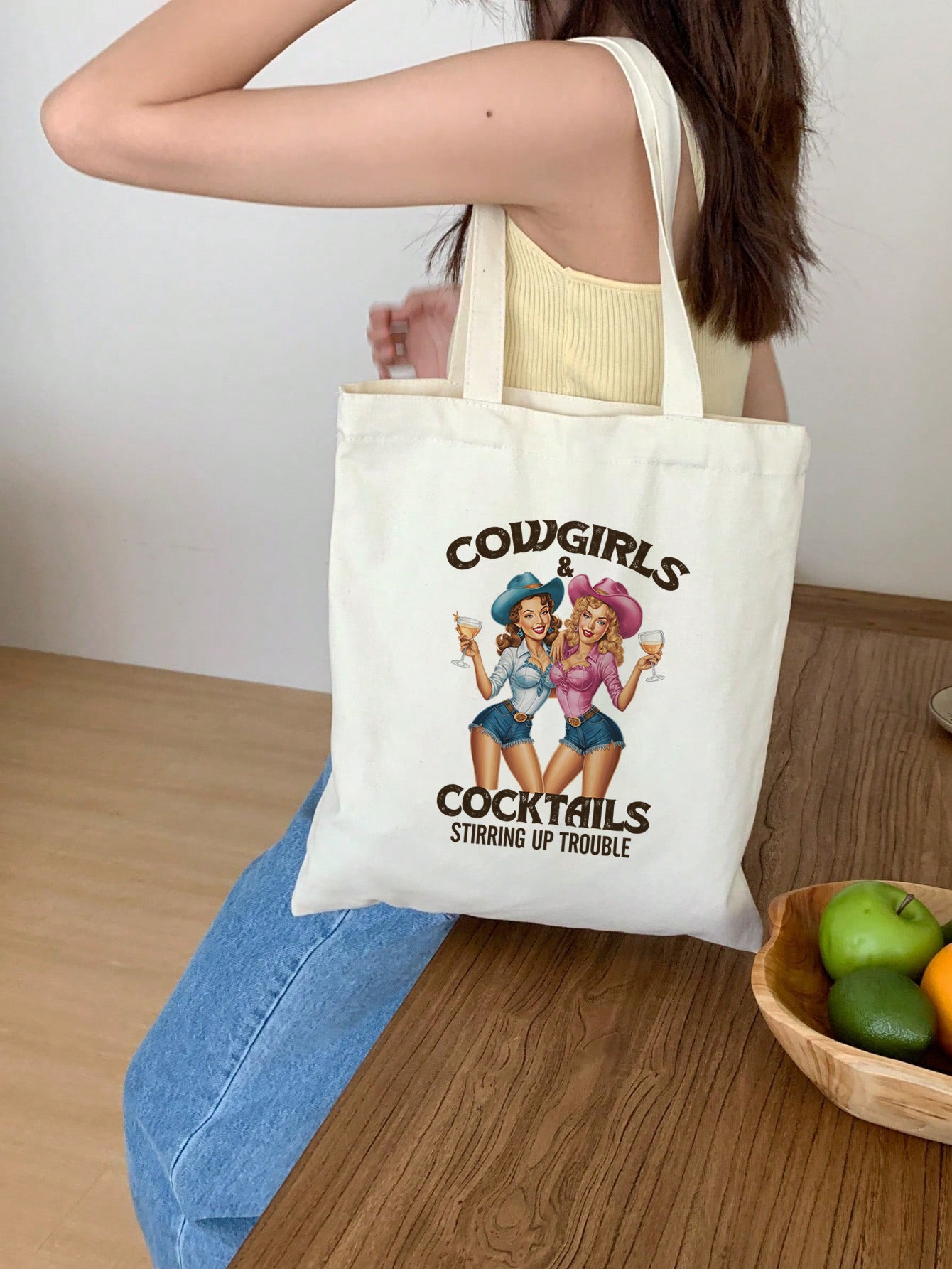 cowgirls and cocktails stirring up trouble Baumwollbeutel Stofftasche lustig retro vintage nachhaltig bedruckt Festival Geschenkidee Damen Herren 38x42 cm 11 Farben
