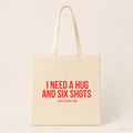I need a hug and six shots – Stoffbeutel mit Spruch beige, Produktansicht