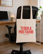 Tequila por favor – Stoffbeutel mit Spruch beige, am Bürostuhl im Büro
