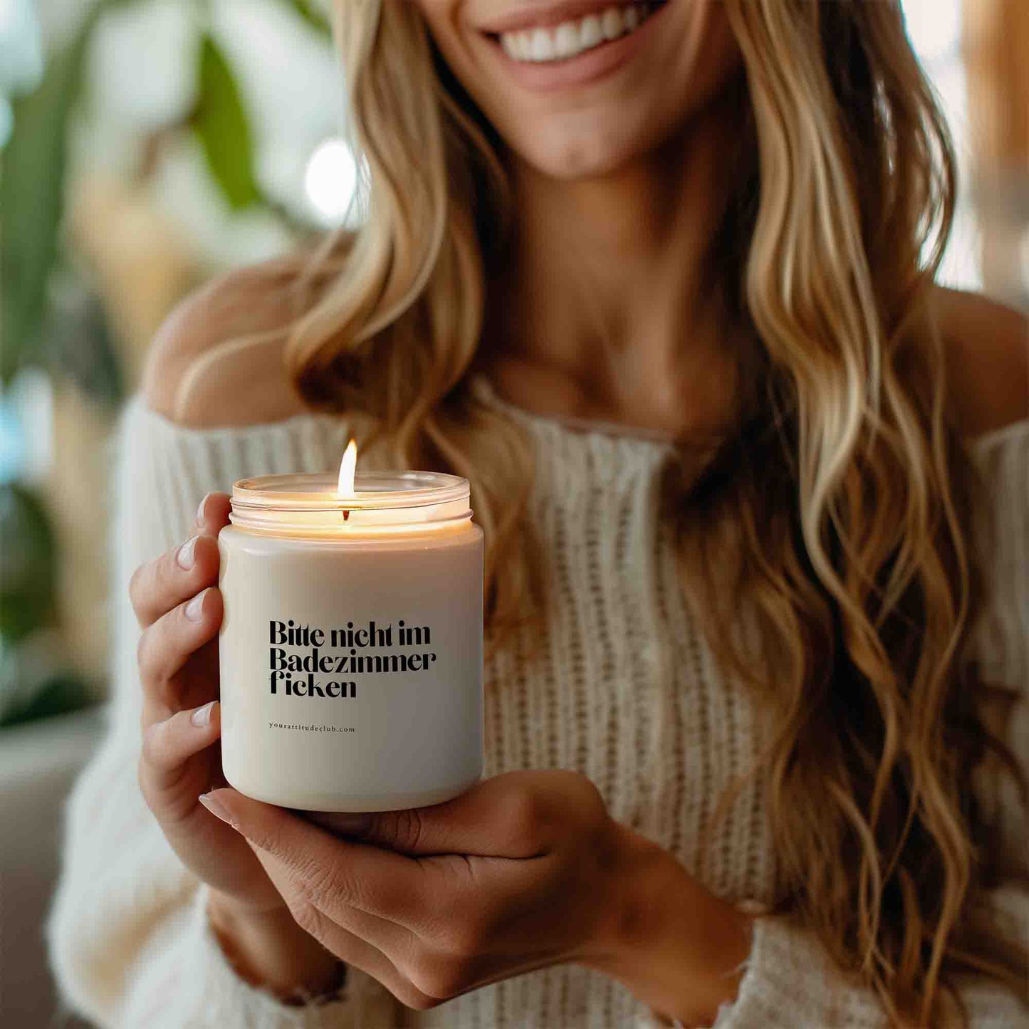Bitte nicht im Badezimmer ficken – Lustige Kerze mit frechem Spruch | Geschenkidee für Einzug, Freunde & WG | Deko fürs Bad | Handgemachte Duftkerze in 3 Größen | Statement-Kerze für Homedesign & Humor