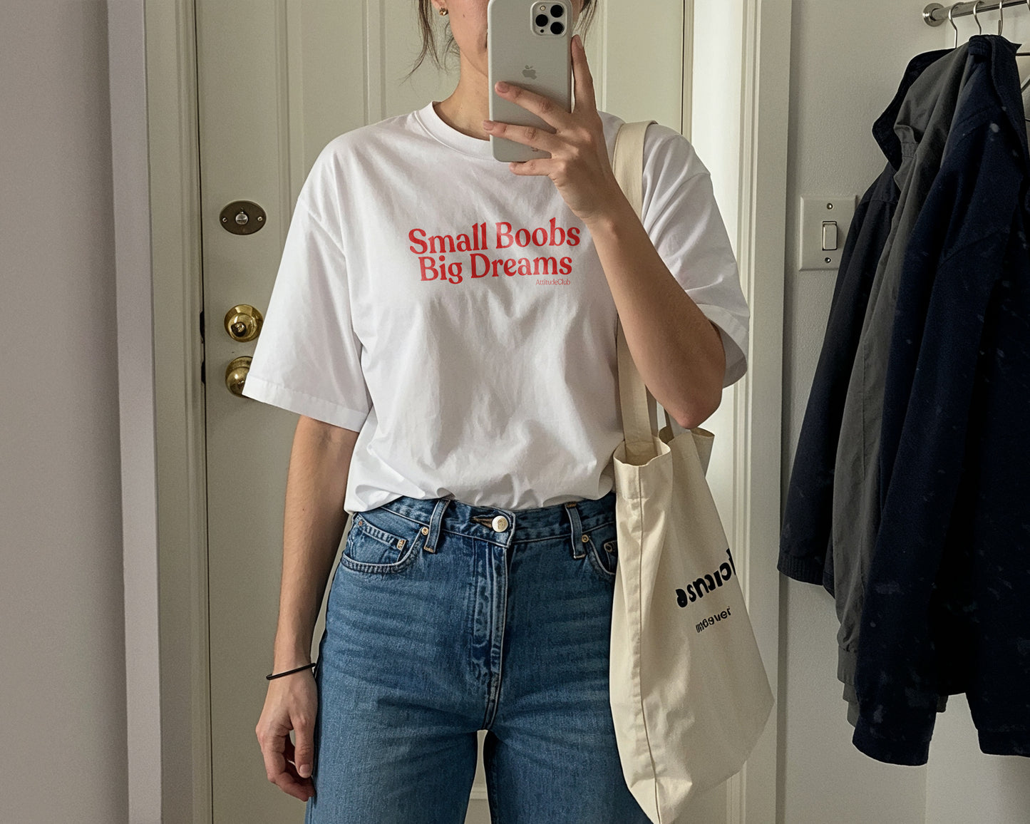 Small Boobs Big Dreams – Oversize Unisex Shirt aus Bio-Baumwolle | Statement T-Shirt Damen & Herren | Lockeres Streetwear Shirt