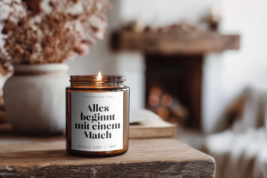 Alles beginnt mit einem Match – Amber Geburtstagskerze • Geschenk für Freunde, Paare & Familie • Duftkerze/ohne Duft • 120ml/160ml • Handgemacht