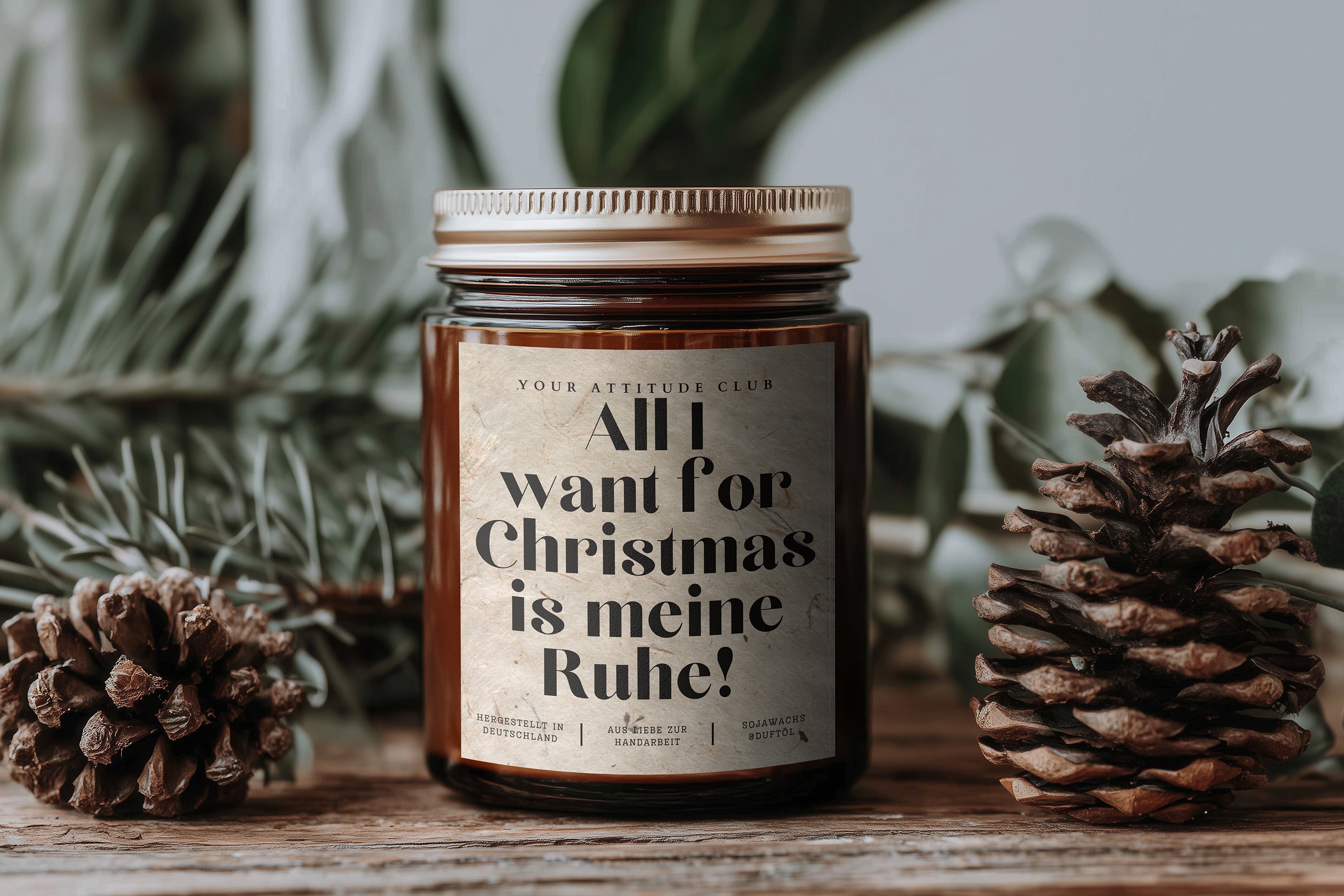 All I want for Christmas is meine Ruhe! – Weihnachtskerze im Amberglas mit Naturgraspapier, 120 ml & 160 ml, 30–40h Brenndauer, mit/ohne Duft
