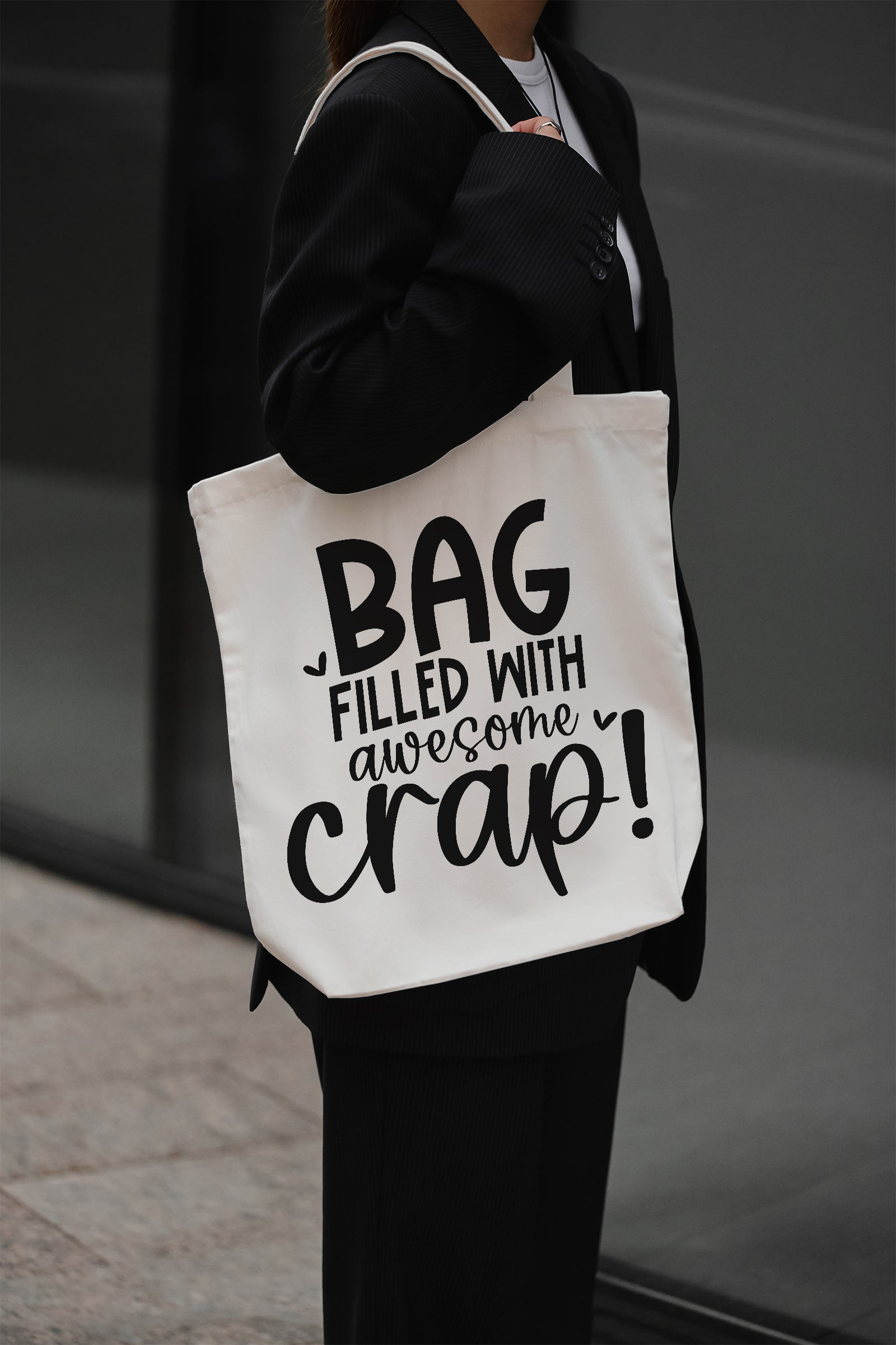 BAG FILLED WITH AWESOME CRAP Baumwollbeutel beige Stofftasche bedruckt Jutebeutel Einkaufstasche Schultertasche Geschenk lustig nachhaltig