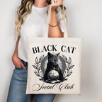 Black Cat Social Club – Mystische Tragetasche mit schwarzer Katze & Mond – Baumwolltasche 38x42 cm – Rosa, Beige oder Schwarz – DTG bedruckt – Auch als Bügelbild