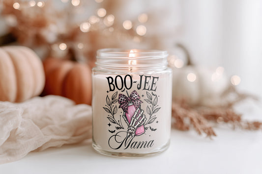 BOO-JEE Mama Kerze – Halloween Kerze Sojawachs vegan, Herbst Duftkerze Coffee Lover, Spooky Candle Geschenkidee Frauen & Cozy Wohnzimmer Deko