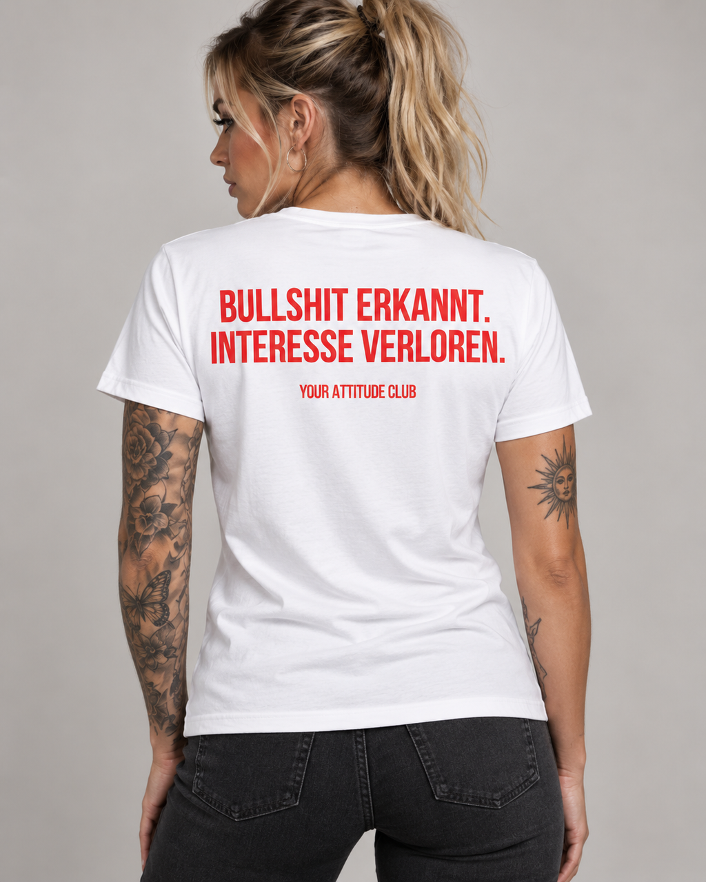 BULLSHIT ERKANNT. INTERESSE VERLOREN. – Unisex Statement T-Shirt Weiß mit rotem Print | freches Sprüche Shirt