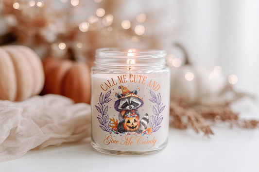 Halloween Kerze Glas Waschbär Call Me Cute And Give Me Candy | Herbst Duftkerze vegan Sojawachs | Geschenkidee Frauen Deko Candle