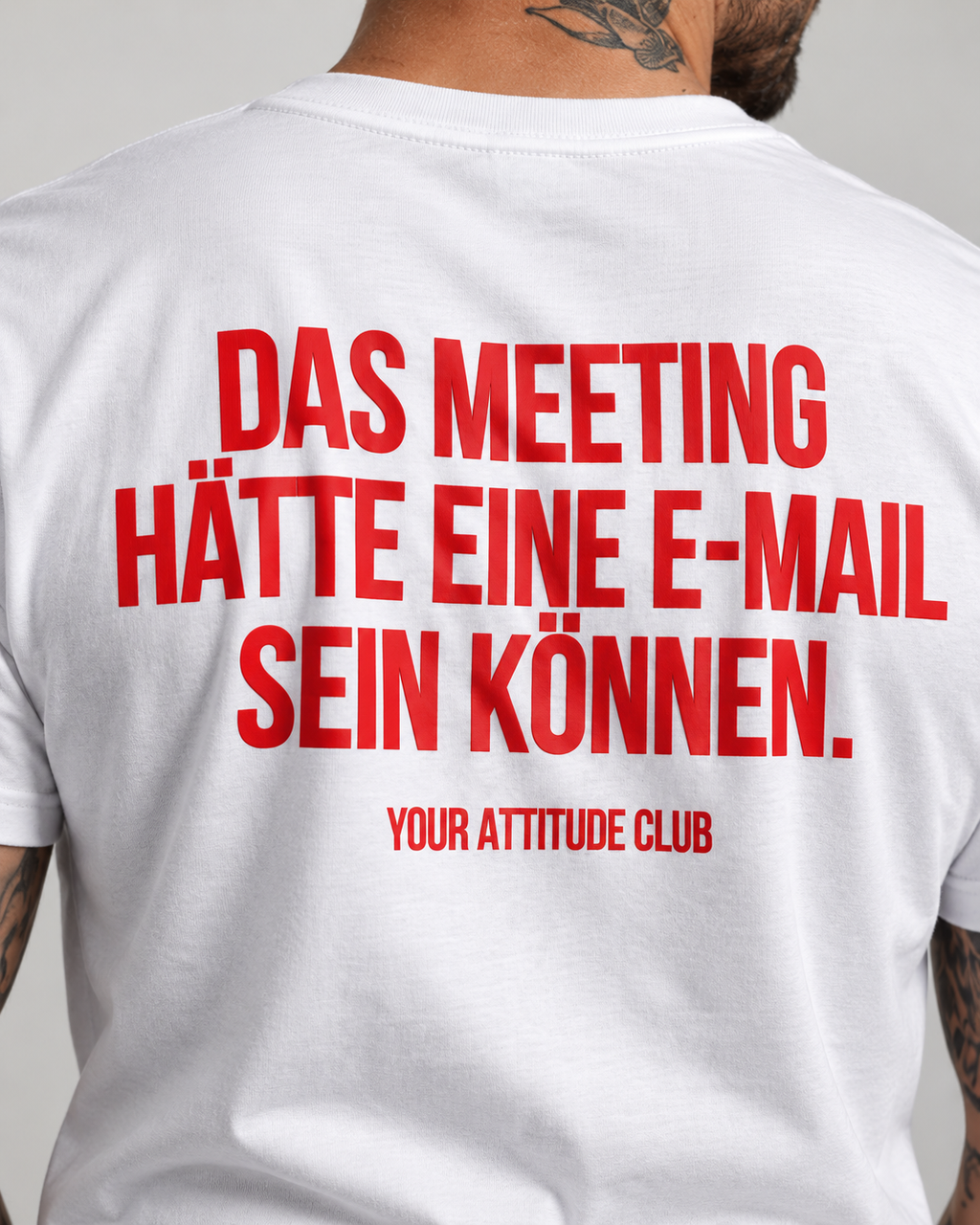 DAS MEETING HÄTTE EINE E-MAIL SEIN KÖNNEN. – Unisex Statement T-Shirt Weiß mit rotem Print | Büro Sprüche Shirt