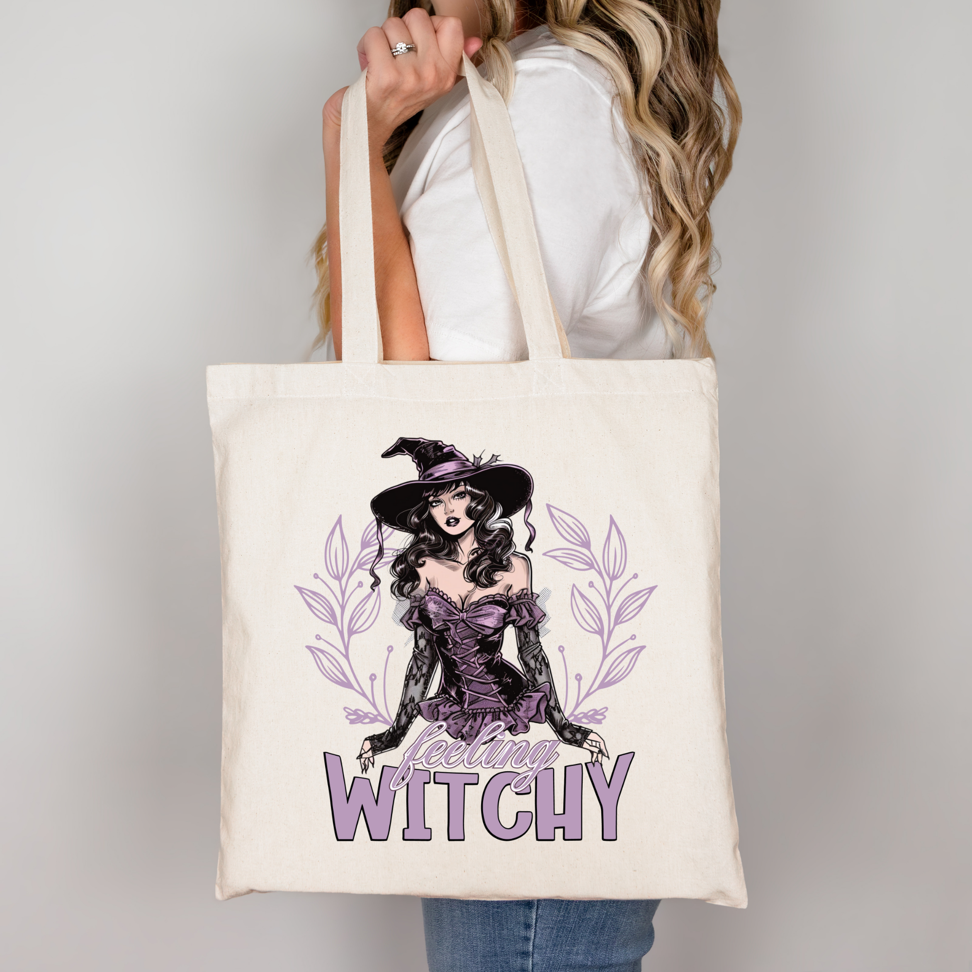 Feeling Witchy Tragetasche Halloween | Hexen Baumwollbeutel mit Motiv | Schwarze Rosa Beige Stofftasche | DTG Druck | Geschenkidee Hexe & Magie | Bügelbild verfügbar