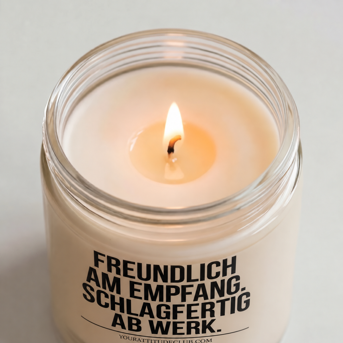 FREUNDLICH AM EMPFANG. SCHLAGFERTIG AB WERK. | Kerze MFA, Geschenk Medizinische Fachangestellte, Arztpraxis, Praxispersonal
