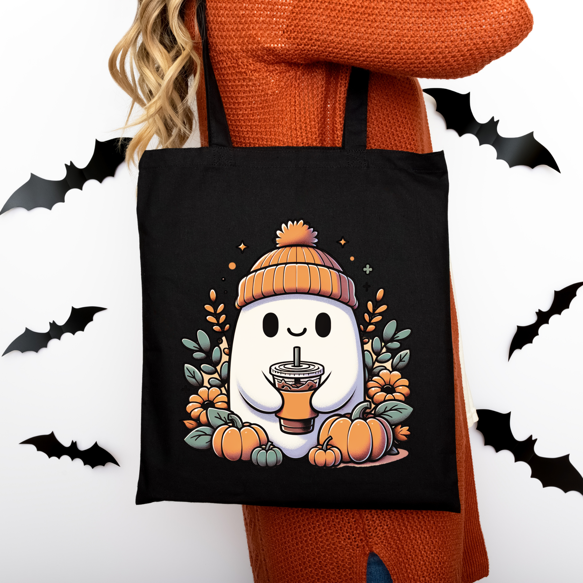 Herbst Tragetasche Ghost mit Kaffee – Halloween Tasche aus Baumwolle 38x42cm in Rosa, Beige oder Schwarz – auch als Bügelbild