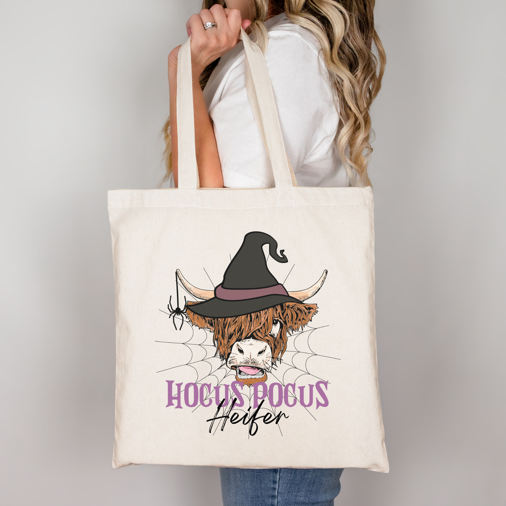 Hocus Pocus Heifer Halloween Tragetasche aus Baumwolle | Kuh Hexe Beutel beige rosa schwarz | Halloween Bügelbild für T-Shirt Kissen Jacke | DTG Druck handmade