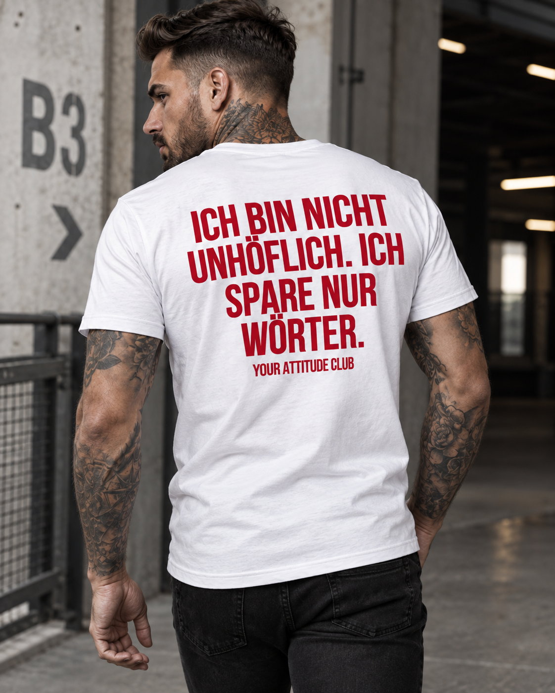 ICH BIN NICHT UNHÖFLICH. ICH SPARE NUR WÖRTER. – Unisex Statement T-Shirt Weiß mit rotem Backprint | freches Sprüche Shirt