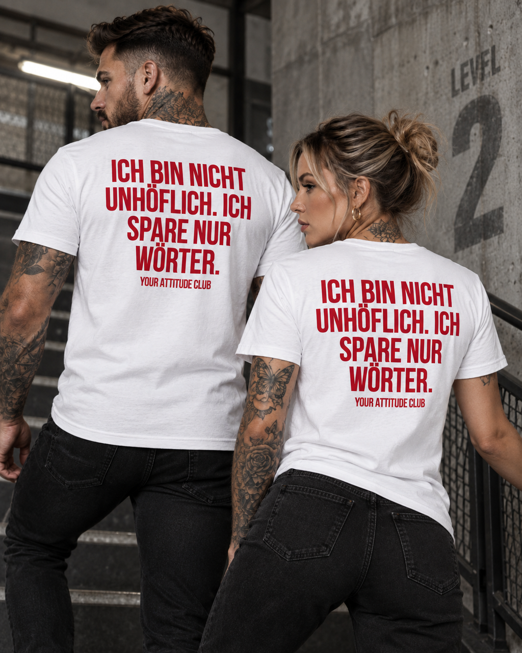 ICH BIN NICHT UNHÖFLICH. ICH SPARE NUR WÖRTER. – Unisex Statement T-Shirt Weiß mit rotem Backprint | freches Sprüche Shirt