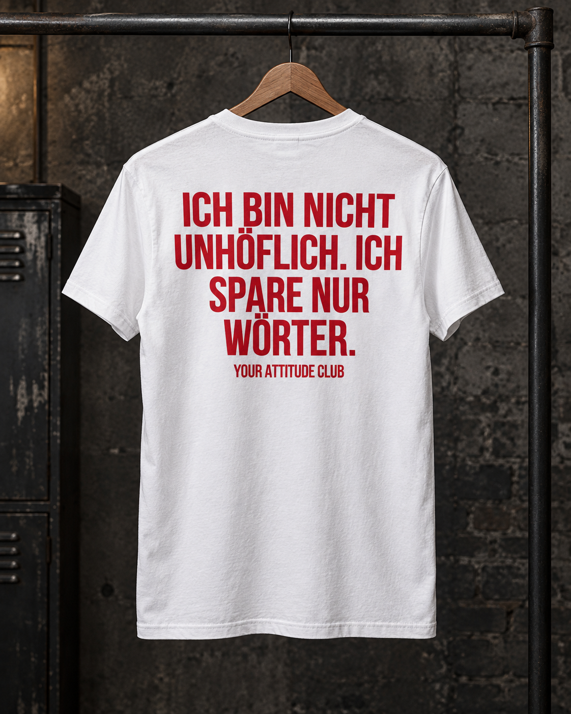 ICH BIN NICHT UNHÖFLICH. ICH SPARE NUR WÖRTER. – Unisex Statement T-Shirt Weiß mit rotem Backprint | freches Sprüche Shirt
