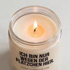 ICH BIN NUR WEGEN DER PLÄTZCHEN HIER. | Weihnachtskerze, lustiges Weihnachtsgeschenk, Wichtelgeschenk, Geschenk für Freundin, Kollegin, Schwester