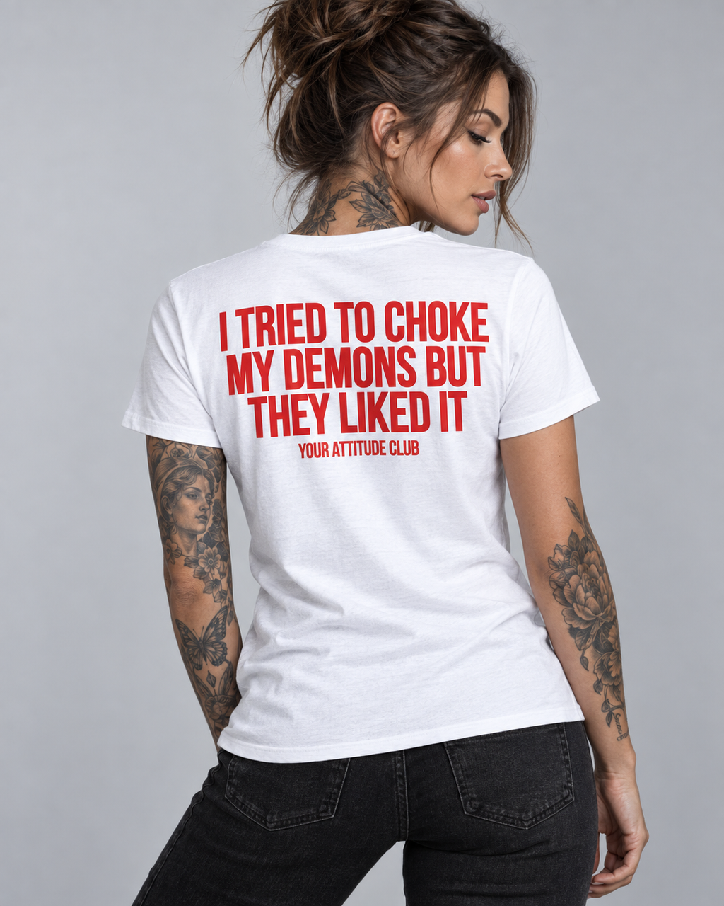 I TRIED TO CHOKE MY DEMONS BUT THEY LIKED IT – Unisex Statement T-Shirt Weiß mit rotem Backprint | schwarzer Humor Sprüche Shirt