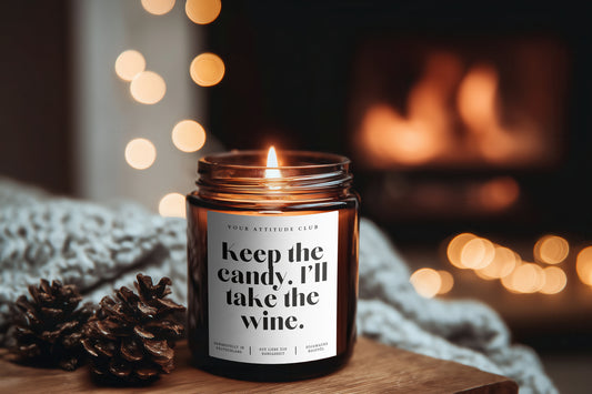 Keep the candy. I’ll take the wine – Lustige Weihnachtskerze im Amberglas, Handmade Sojawachs Geschenkidee Weihnachten für Freunde, Familie & Kollegen