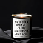 Kinder geben einem viel zurück. Bonbonpapier zum Beispiel | 300ml Duftkerze mit Humor & 2 Dochten