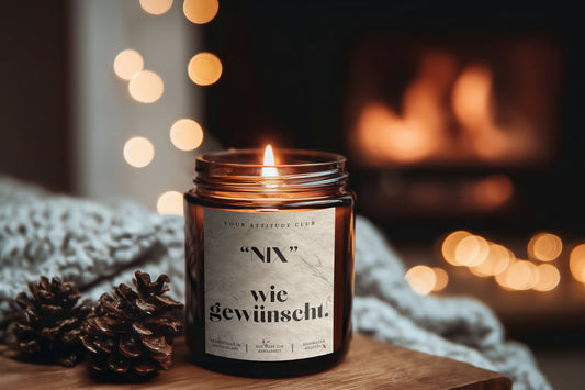 Nix wie gewünscht – Weihnachtskerze im Amberglas mit Naturgraspapier-Etikett, 120 ml & 160 ml, 30–40h Brenndauer, mit/ohne Duft