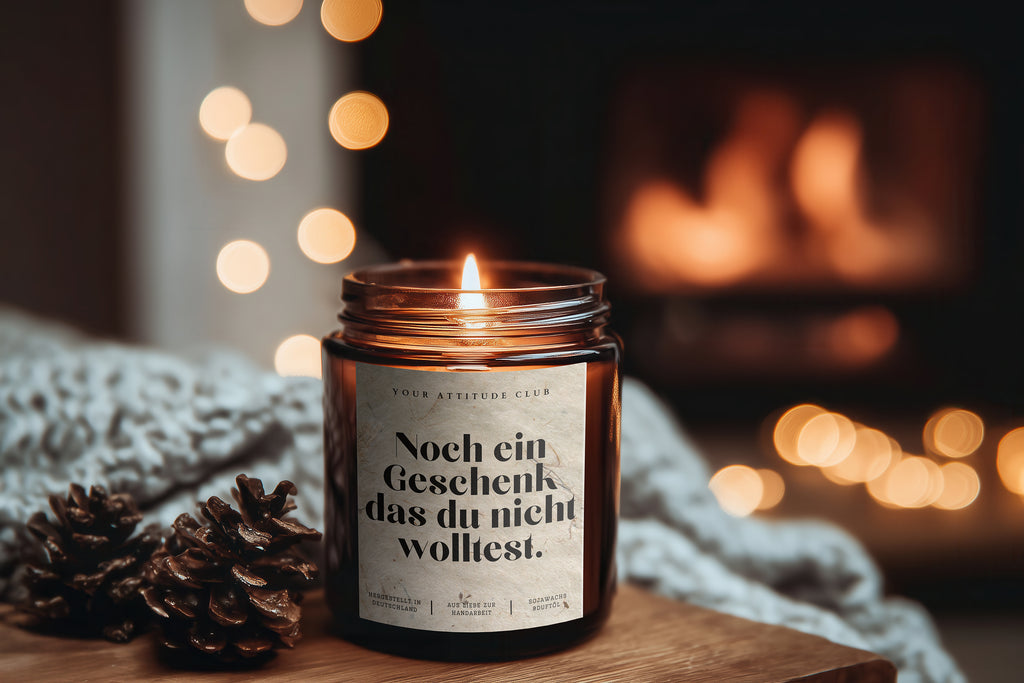 Noch ein Geschenk das du nicht wolltest – Lustige Weihnachtskerze im Amberglas, Handmade Sojawachs Kerze mit Naturgraspapier, Geschenkidee mit/ohne Duft, 30–40h
