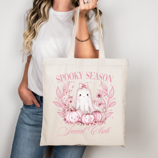 Spooky Season Social Club Halloween Tasche aus Baumwolle – Rosa, Beige, Schwarz – Süßes Geist-Motiv – DTG-Druck – Tragetasche & Bügelbild