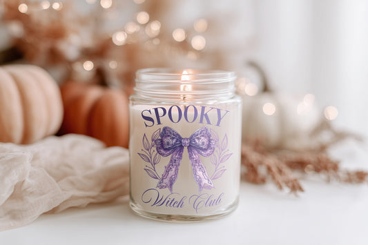 Spooky Witch Club Kerze vegane Herbst Duftkerze Halloween Kerze im Glas Cozy Deko Geschenkidee nachhaltig Sojawachs