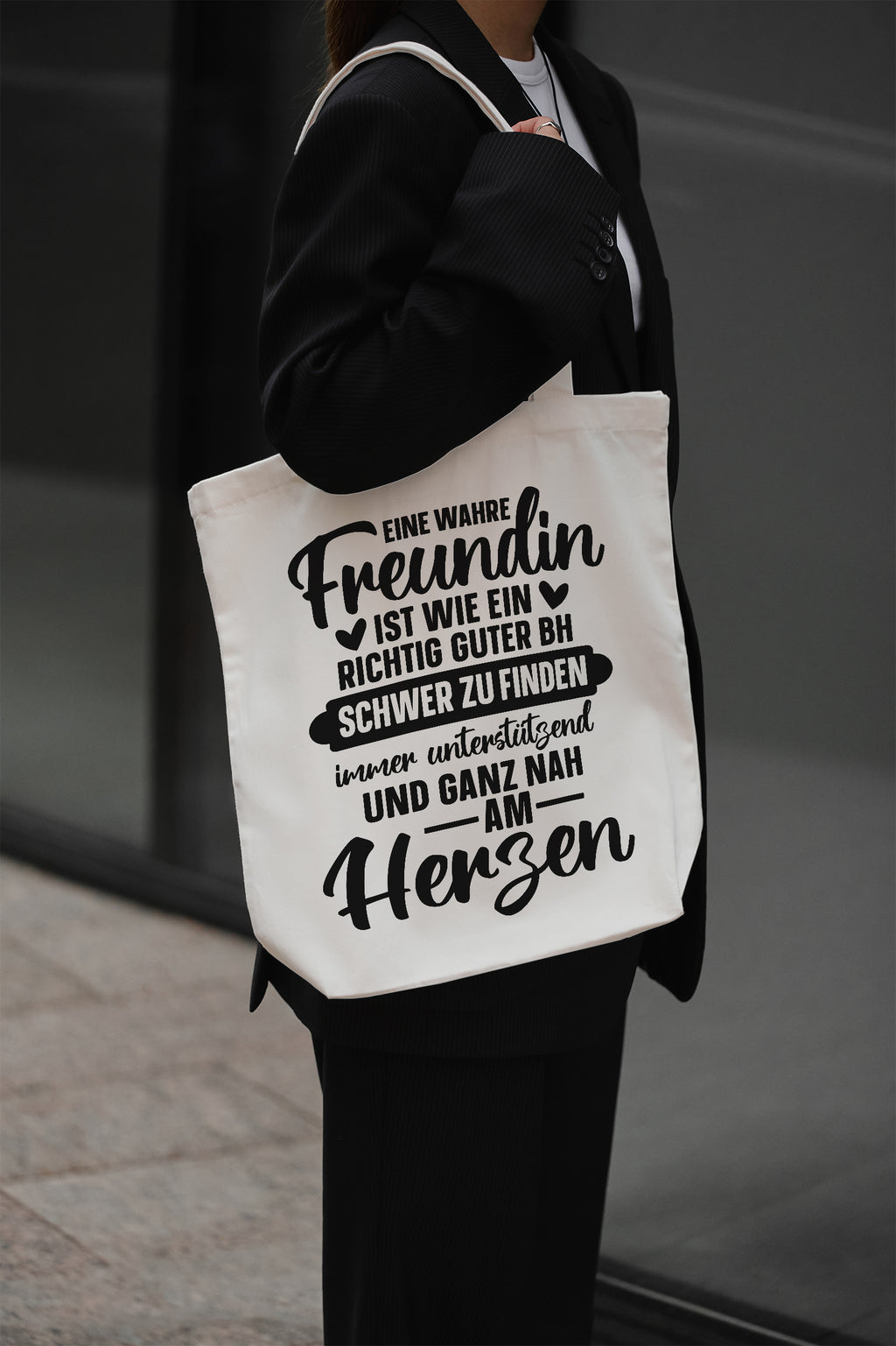 Eine wahre Freundin ist wie ein richtig guter BH schwer zu finden immer unterstützend und ganz nah am Herzen Baumwollbeutel Jutebeutel Geschenk Freundin Tasche