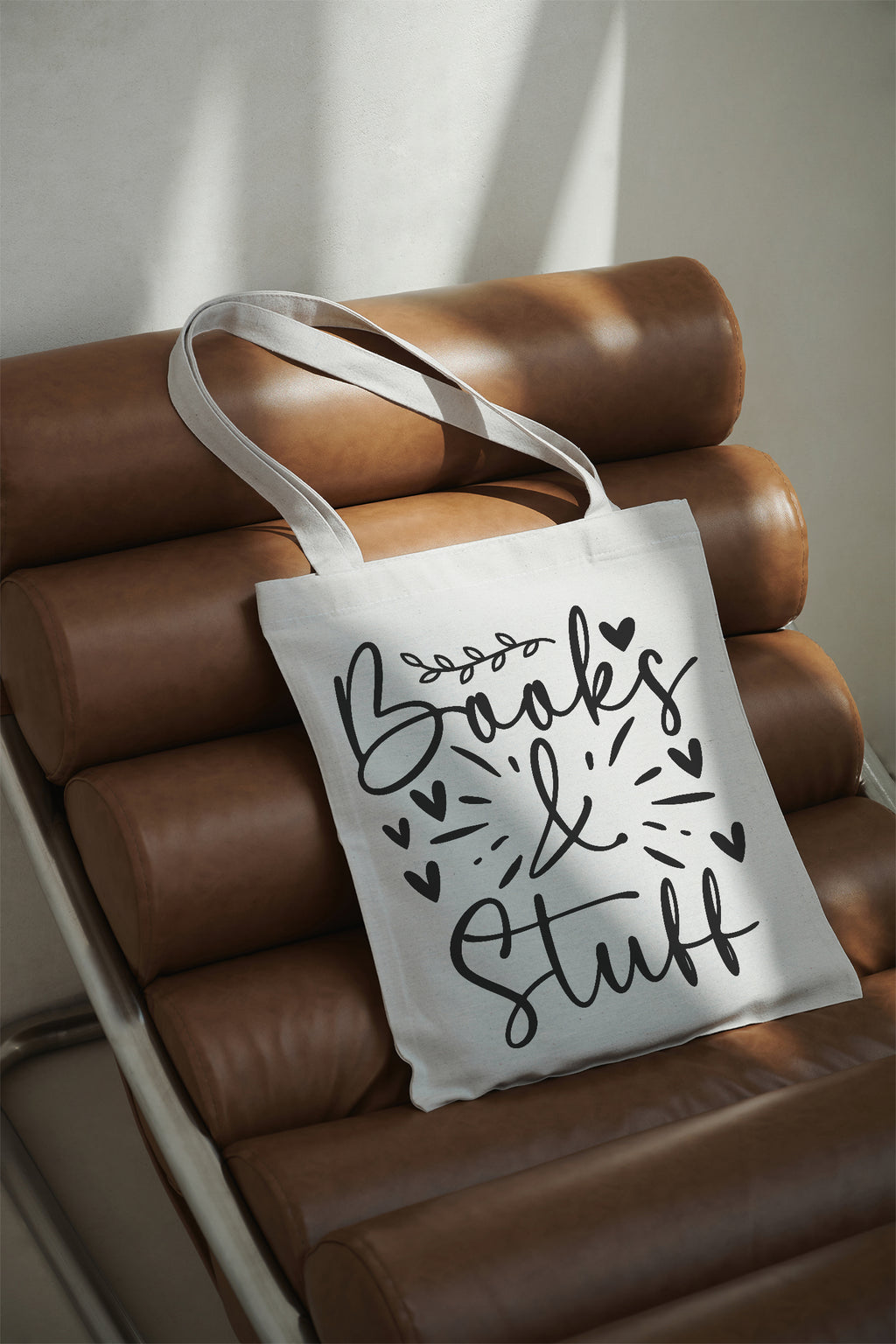 Books & Stuff Baumwollbeutel Tote Bag Stofftasche beige Büchertasche Jutebeutel Geschenk für Leserinnen Buchliebhaber nachhaltig