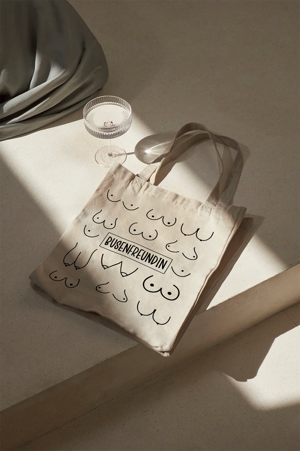 BUSENFREUNDIN Baumwollbeutel beige 38x42 cm Stofftasche mit Print Geschenk für Freundin Schwester BFF JGA Einkaufstasche Schultertasche nachhaltig