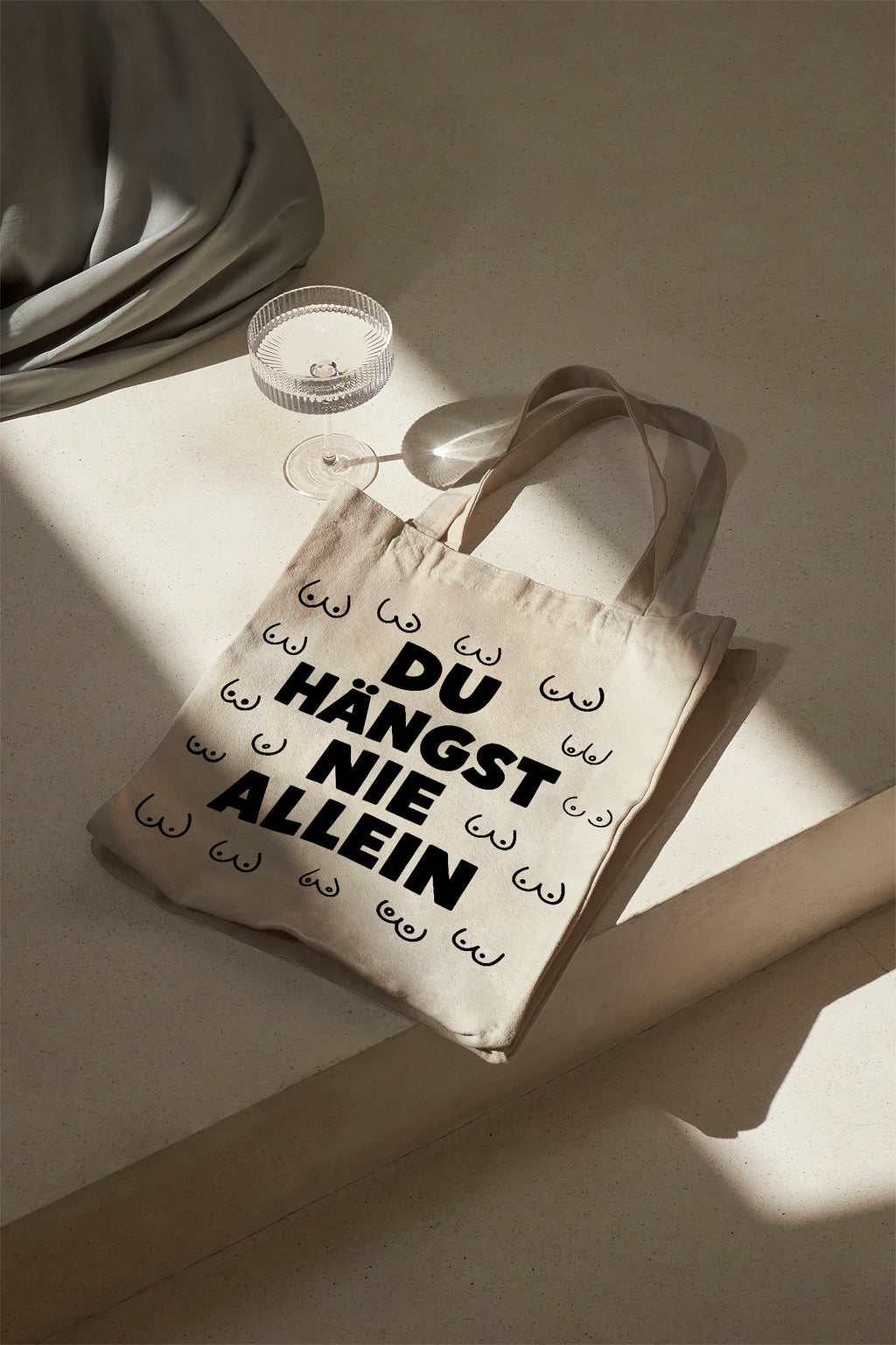 DU HÄNGST NIE ALLEIN Baumwollbeutel beige Stoffbeutel mit Spruch Geschenk Freundin Schwester Mama BFF Kollegin Jutebeutel Einkaufstasche nachhaltig