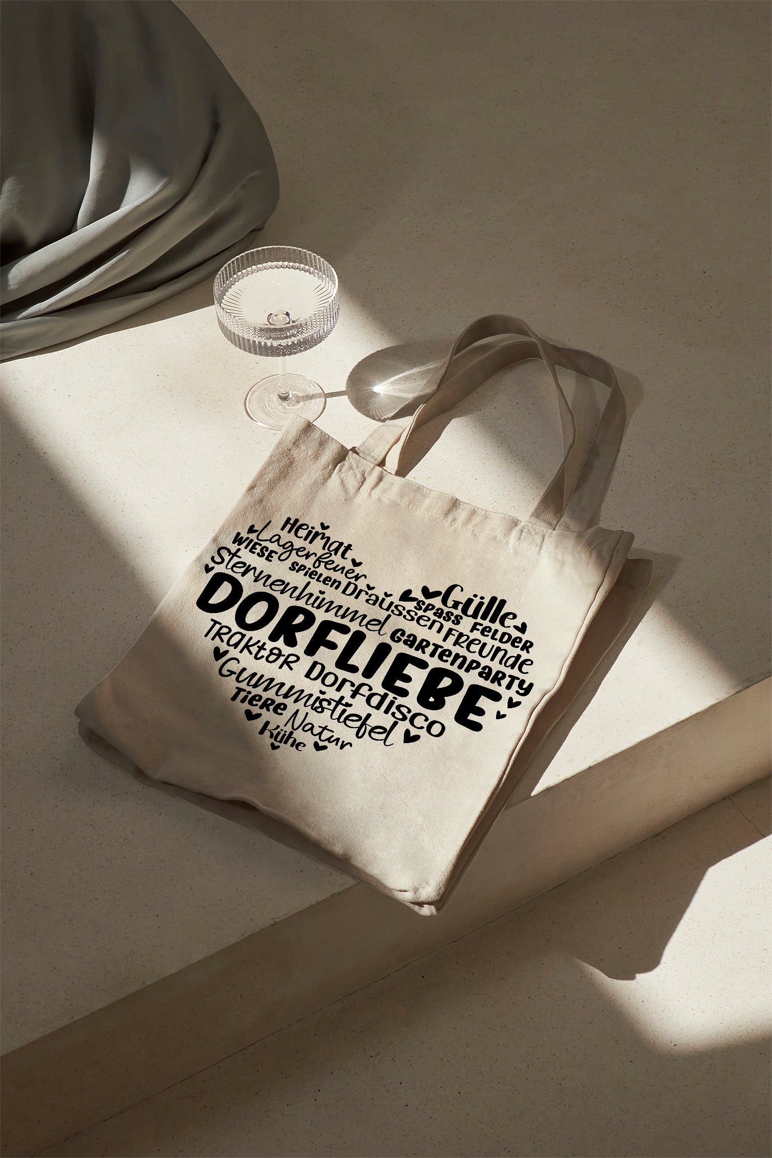 DORFLIEBE Heimat Lagerfeuer Gülle Sterne Traktor Dorfdisco Baumwollbeutel 38x42 cm Jutebeutel beige Stofftasche Schultertasche Geschenk Landliebe