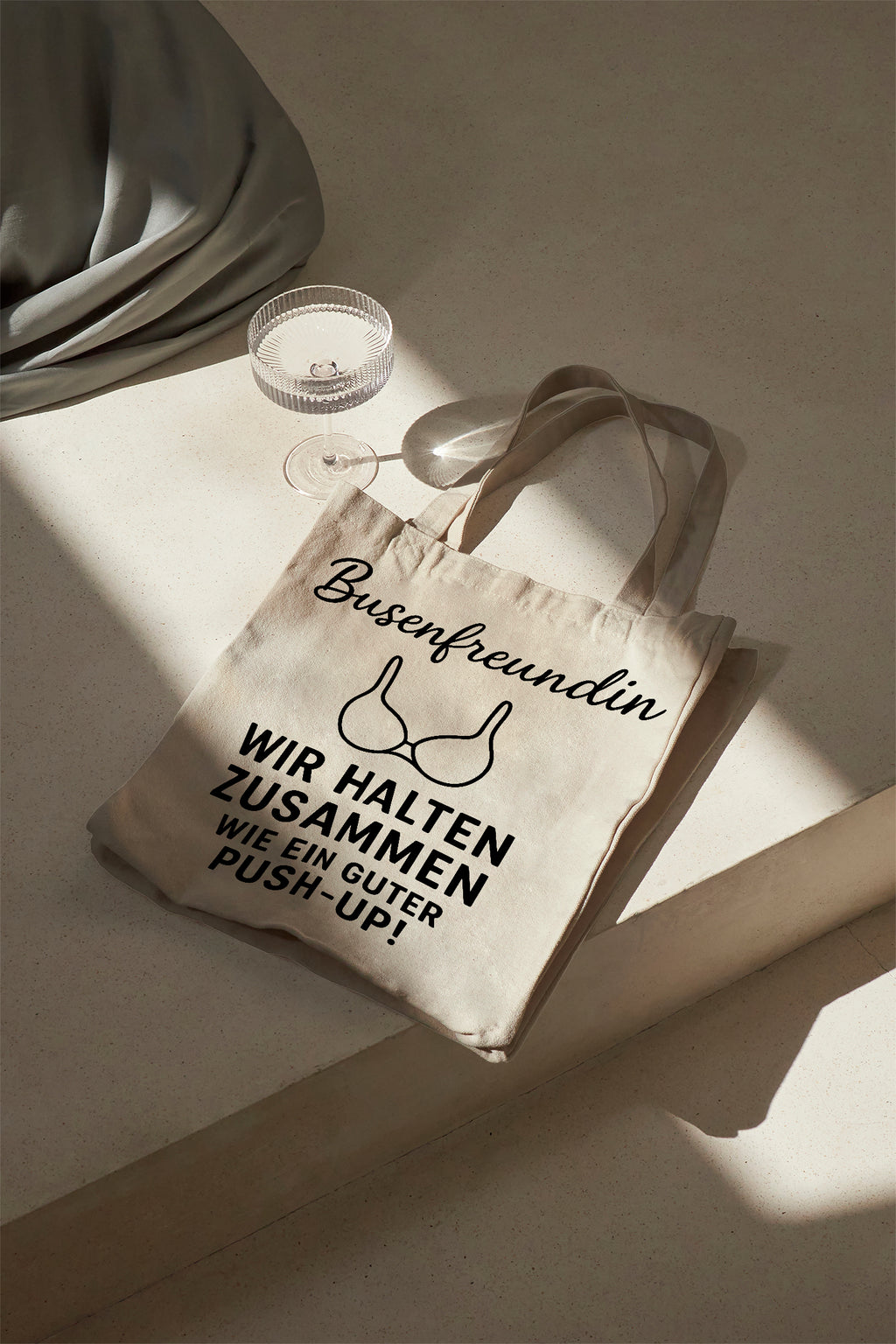 Busenfreundin wir halten zusammen wie ein guter Push-Up! Baumwollbeutel beige Stofftasche Schultertasche Geschenk beste Freundin witzig