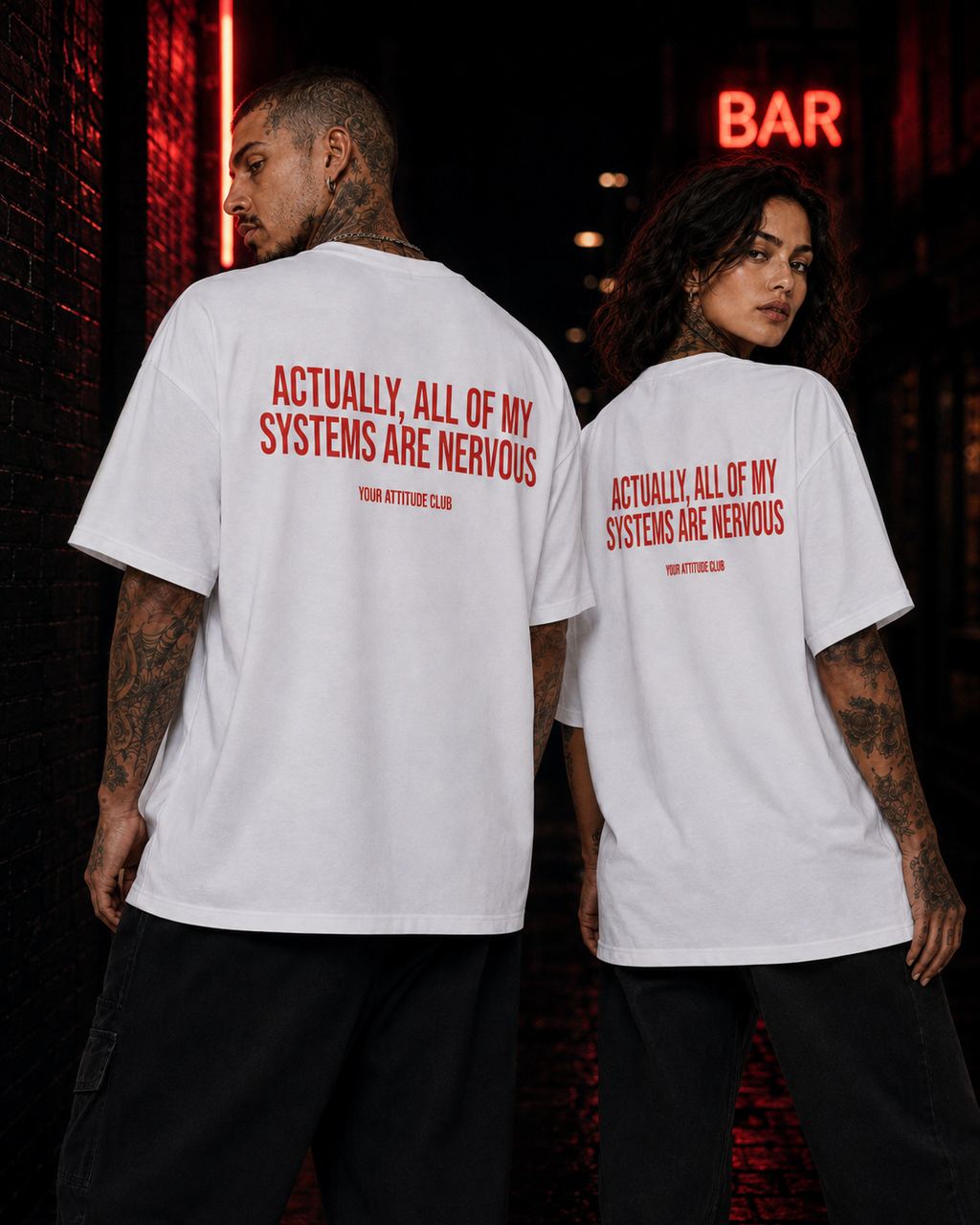 ACTUALLY, ALL OF MY SYSTEMS ARE NERVOUS – weißes Unisex Oversize Shirt mit rotem Backprint, lustiges Statement T-Shirt, Streetwear Geschenk