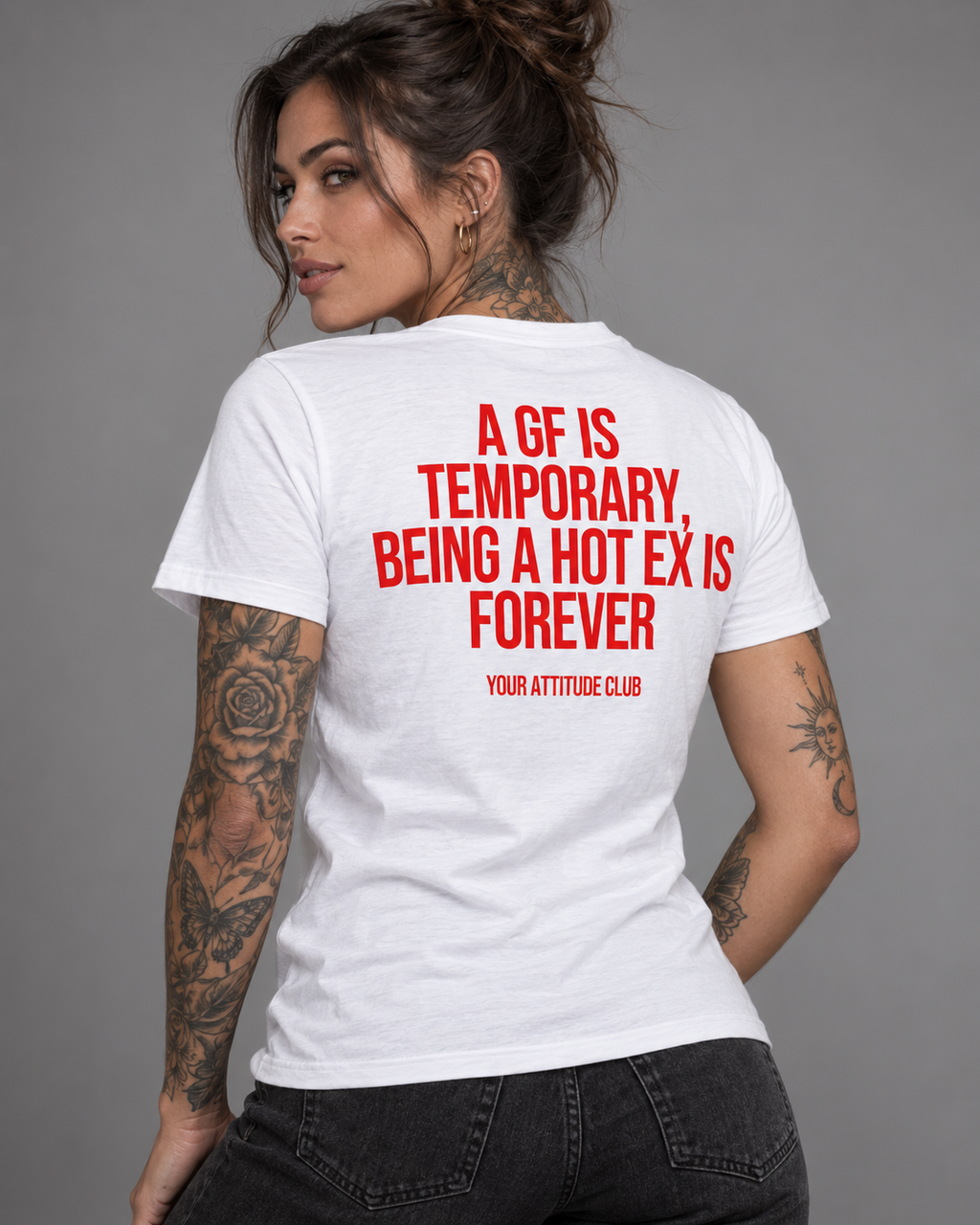 A GF IS TEMPORARY, BEING A HOT EX IS FOREVER – Unisex Statement T-Shirt Weiß mit rotem Backprint | freches Ex Sprüche Shirt