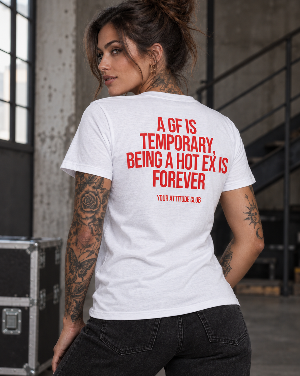A GF IS TEMPORARY, BEING A HOT EX IS FOREVER – Unisex Statement T-Shirt Weiß mit rotem Backprint | freches Ex Sprüche Shirt